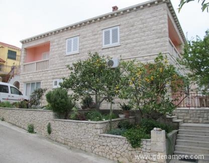 Wohnungen KATARINA, Privatunterkunft im Ort Korčula, Kroatien - Kuća