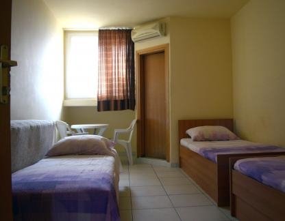 Pansion Despotović - pun pansion, 13, privatni smeštaj u mestu Šušanj, Crna Gora